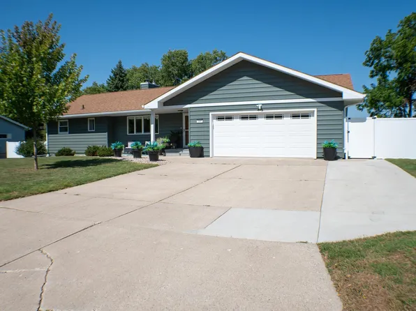 207 Stade Ln, Fairmont, MN 56031