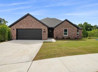 1014 Glass St, Cave Springs, AR 72718