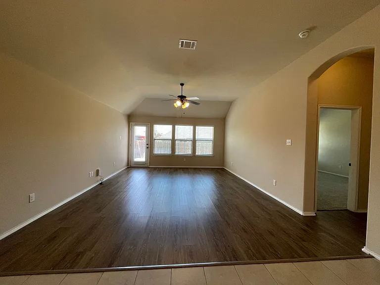 2120 Blakely Ct — Photo 45