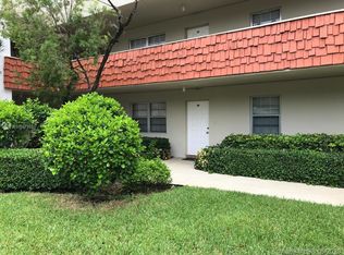 3700 Oaks Clubhouse Dr APT 104, Pompano Beach, FL 33069