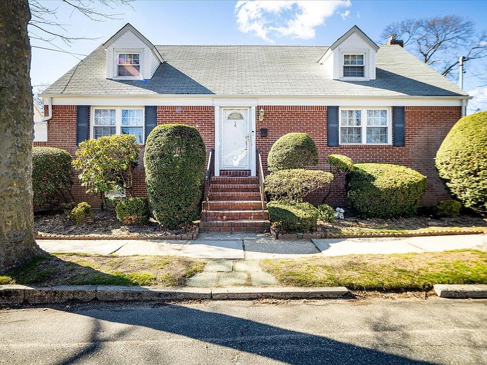 1st image of 8 Garden Drive