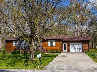 131 Runnymeade Rd, Crossville, TN 38558