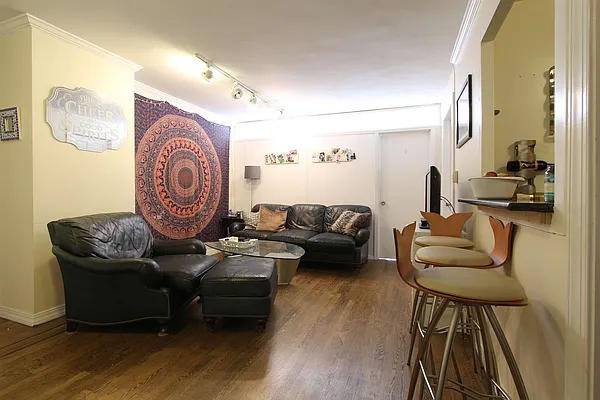 Rented by Compass | media 9