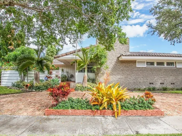 8651 NE 10th Ct, Miami, FL 33138