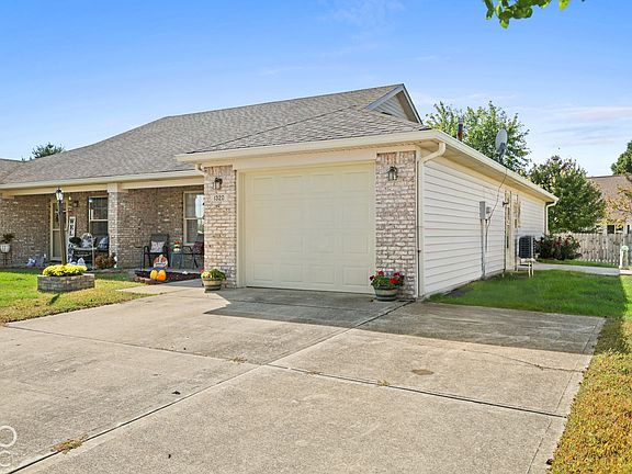 4th image of 1320 Swan Dr