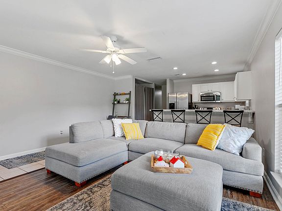 4th image of 1233 N Bronough St #1