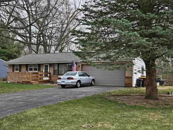 1411 Gladys Dr, Machesney Park, IL 61115