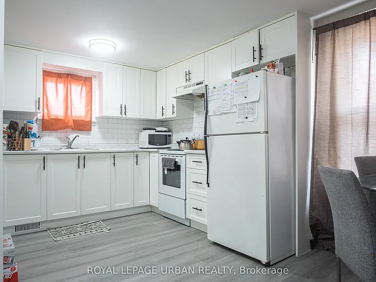 36 Welland St #REAR — Photo 5