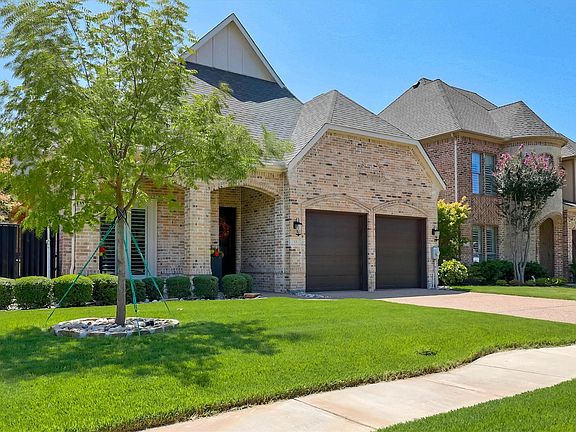 3rd image of 45 Secluded Pond Dr