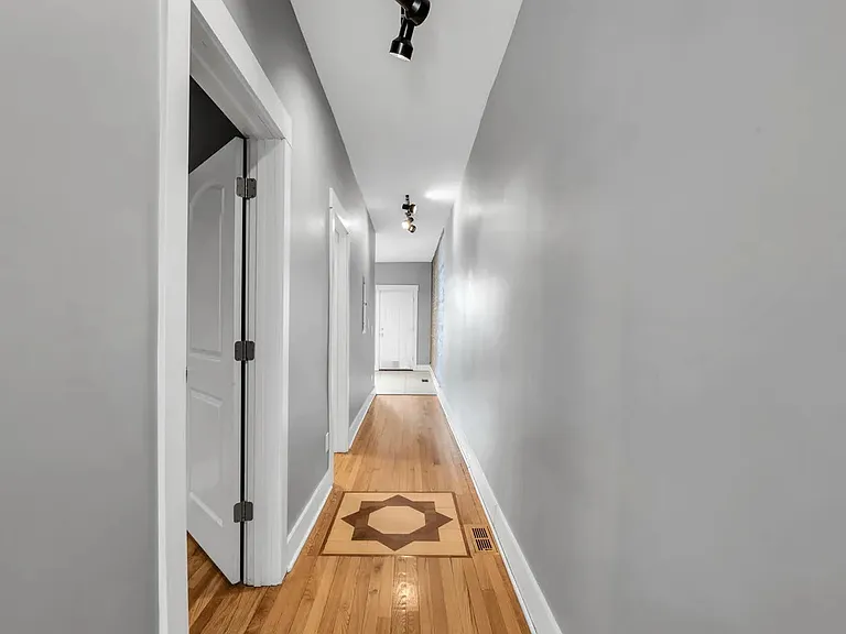 3208 W Wabansia Ave #2E — Photo 4