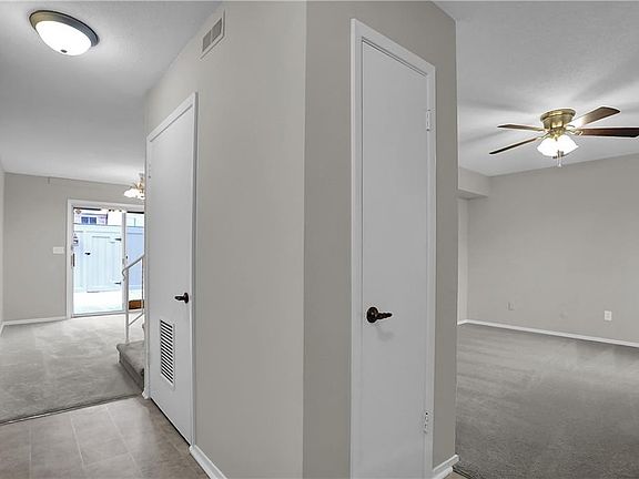 4th image of 4213 Dahlia Ct