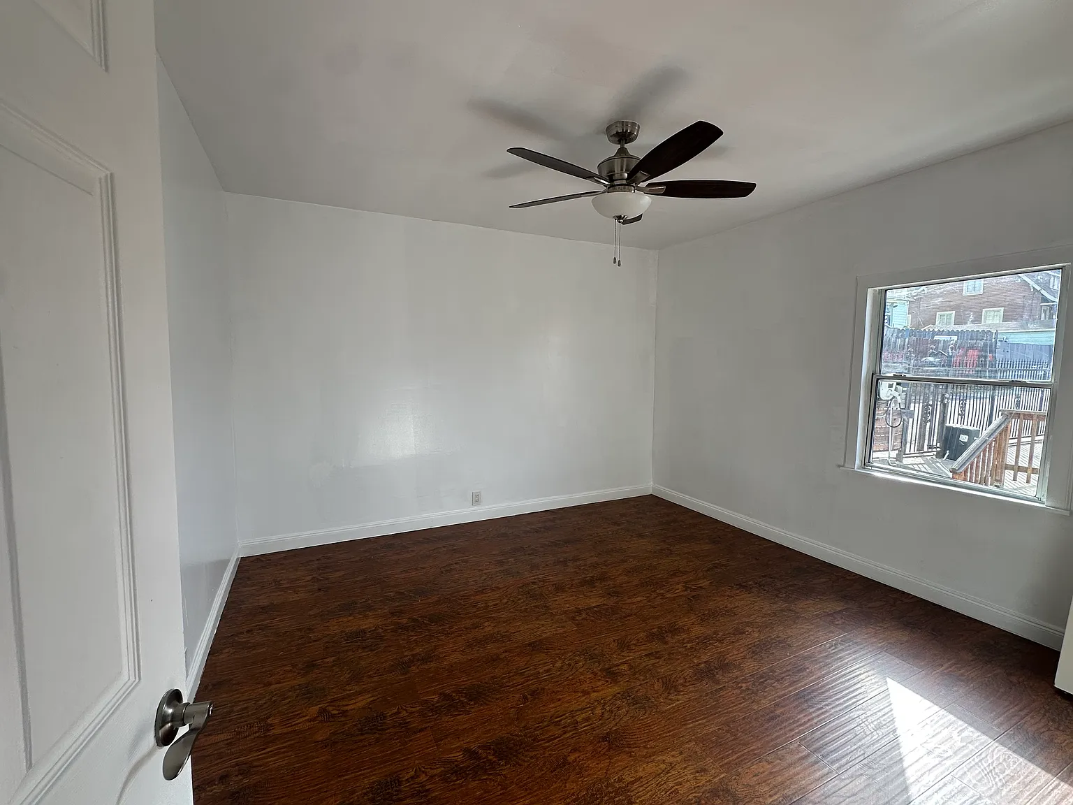 2 bed, 832 sqft, $2,912 — Photo 3