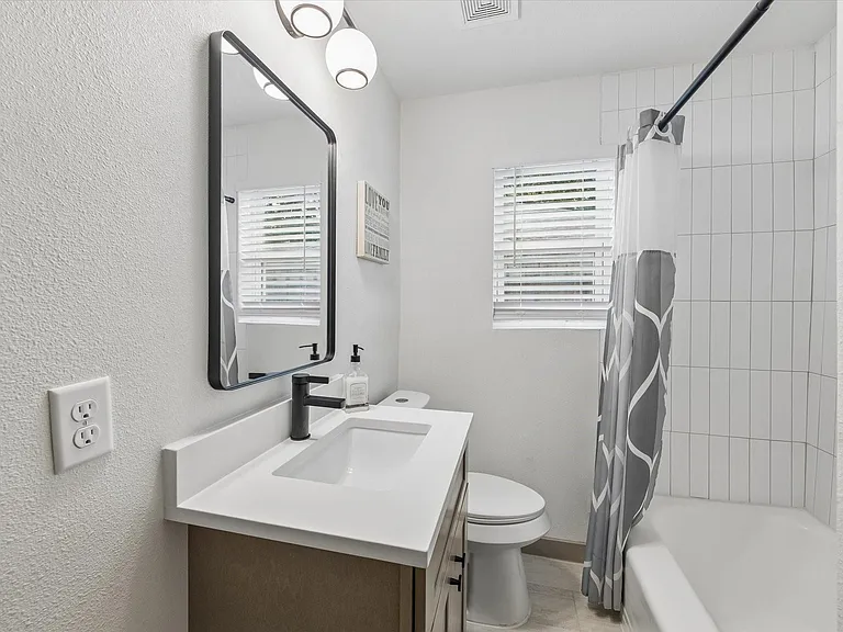 1224 Welch St #1 — Photo 9