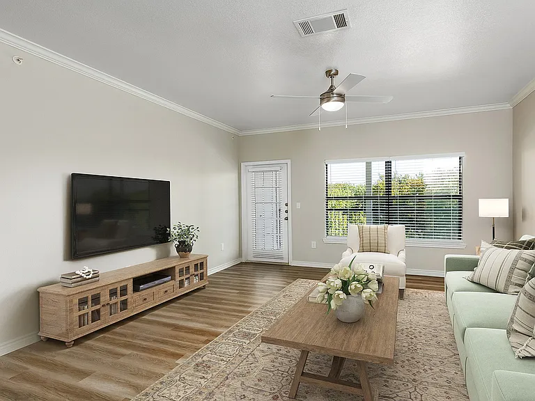 2x2 1240 sqft B2 - Living