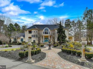 8 N Country Lakes Dr, Marlton, NJ 08053
