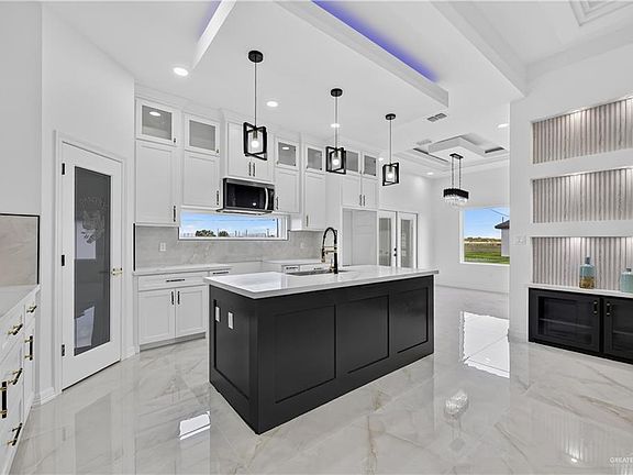 4th image of 1725 Yaretzi Rd