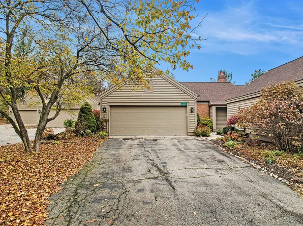 6663 Waybridge Dr SE, Grand Rapids, MI 49546