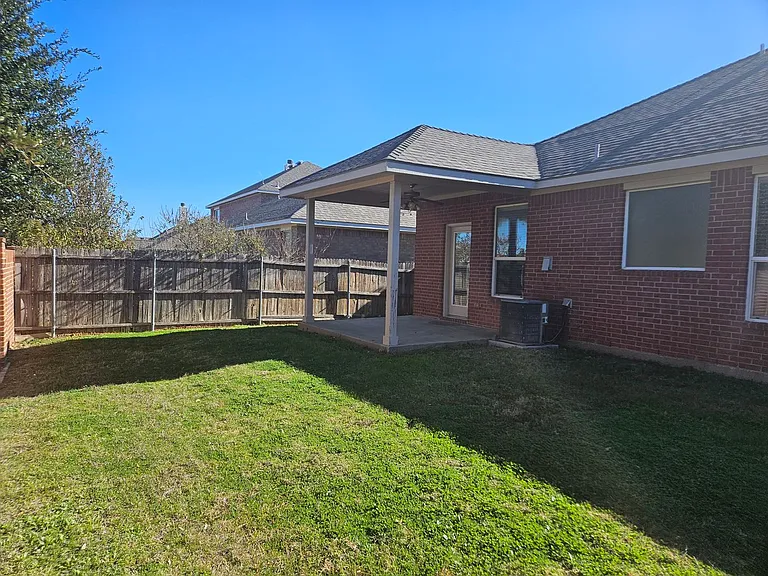 2341 Clairborne Dr — Photo 23