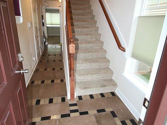 2nd image of 250 Glenn Abbey Pl #19