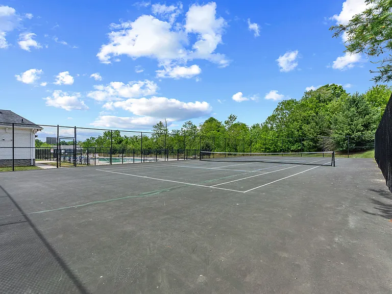 232 Mohegan Dr — Photo 34