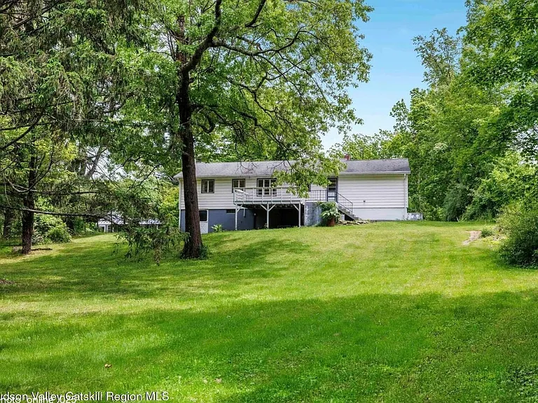 37 Marys Ln — Photo 3