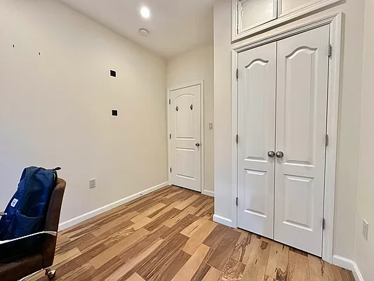Rented by Astoria Realty | media 15