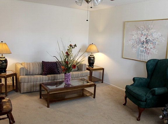 3rd image of 848 Gardenside Dr