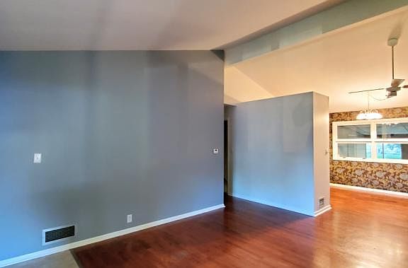 3rd image of 211 Juniper Dr