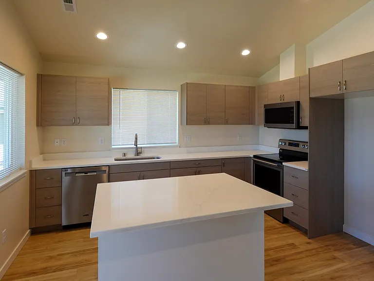 123 9th Ave #39 — Photo 8