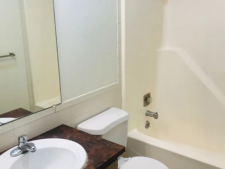 236 E Buena Vista St #B — Photo 12