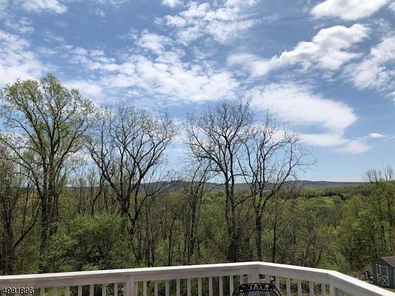 3rd image of 30 Lauren Ln