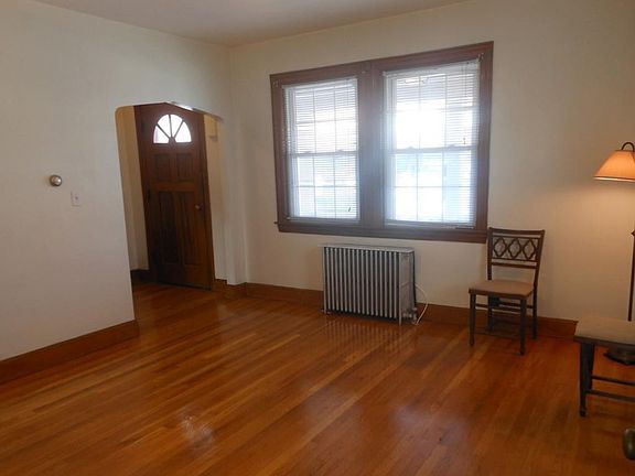5th image of 296 Watertown St #House