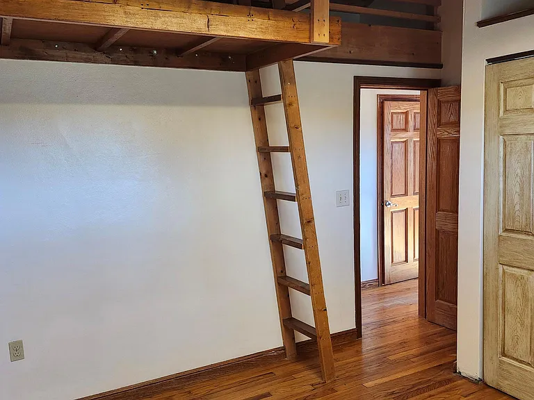 157 Golden City Rd — Photo 31