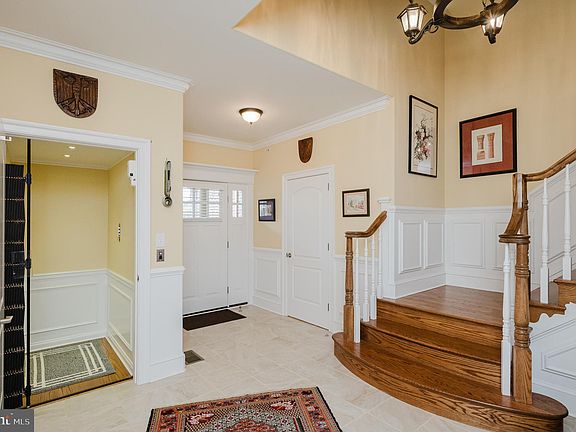 3rd image of 1516 Dunkeld Way