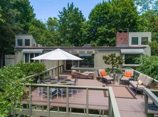 15 Childs Ln, Setauket, NY 11733