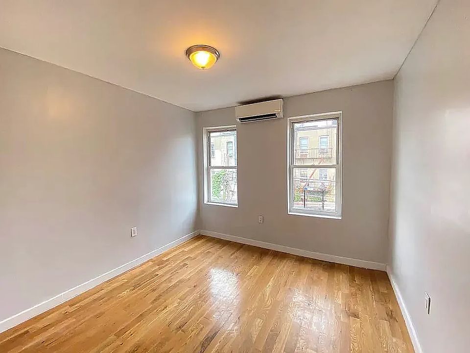 2nd image of 1365 41st St #1B