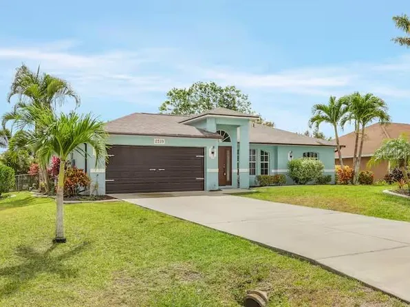 2705 SW 11th Pl, Cape Coral, FL 33914