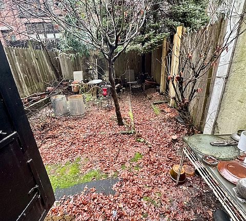3rd image of 261 W 70th St APT 1