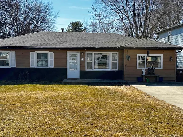39 Liberty Blvd, Machesney Park, IL 61115