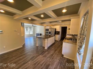 931 Hoopers Creek Rd, Fletcher, NC 28732