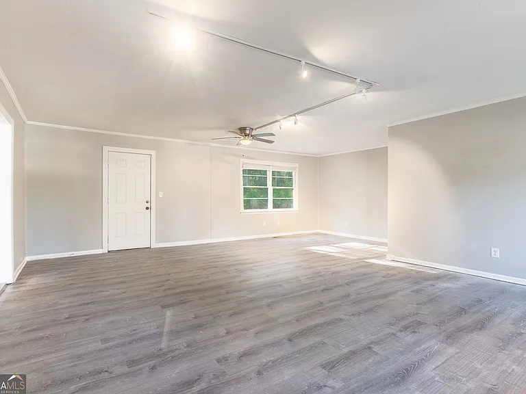 2290 Pinetree Ln NE — Photo 13