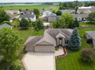 2582 Mossy Creek Dr NE, Owatonna, MN 55060