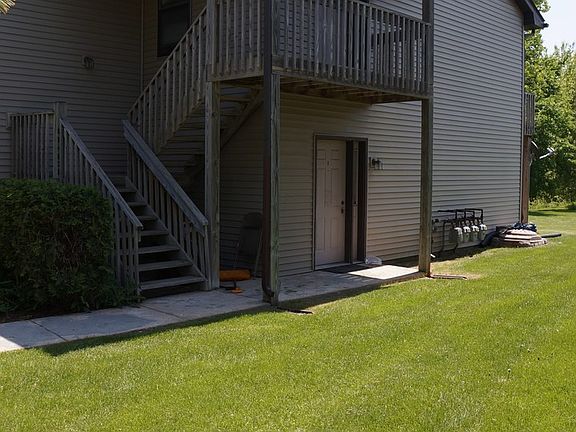 3rd image of 6315 Garrett Ln APT 2