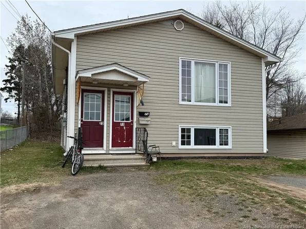 Mill Rd #71, Moncton, NB E1A 4B1