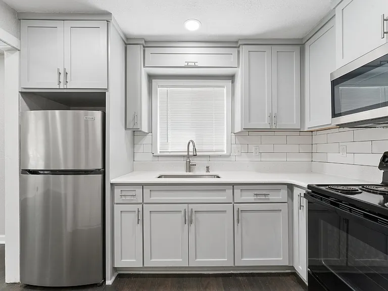 1314 S Emery St — Photo 15