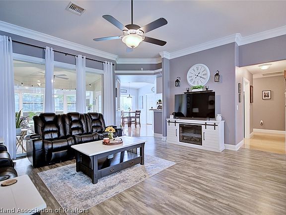 4th image of 3600 Manor Dr