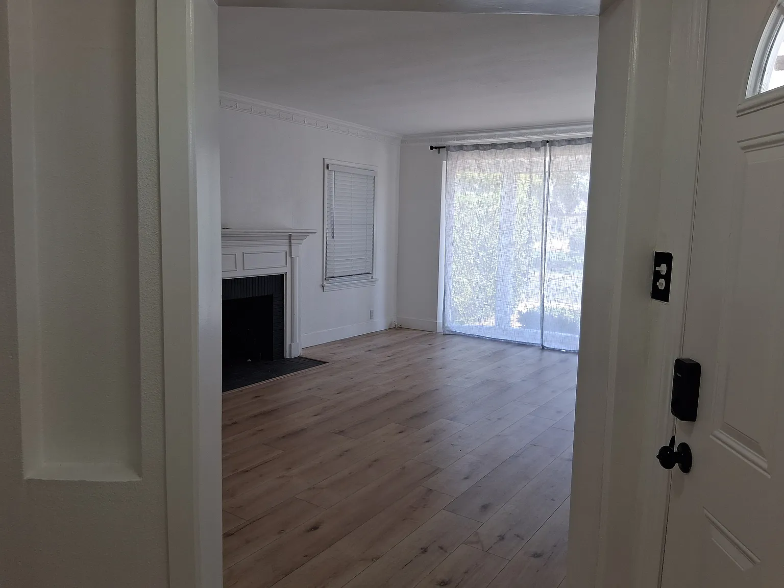 2 bed, 1227 sqft, $3,300 — Photo 2
