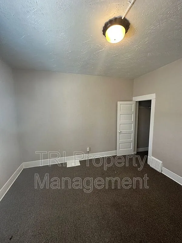 1 bed, 1.0 bath, $1,095 — Photo 3