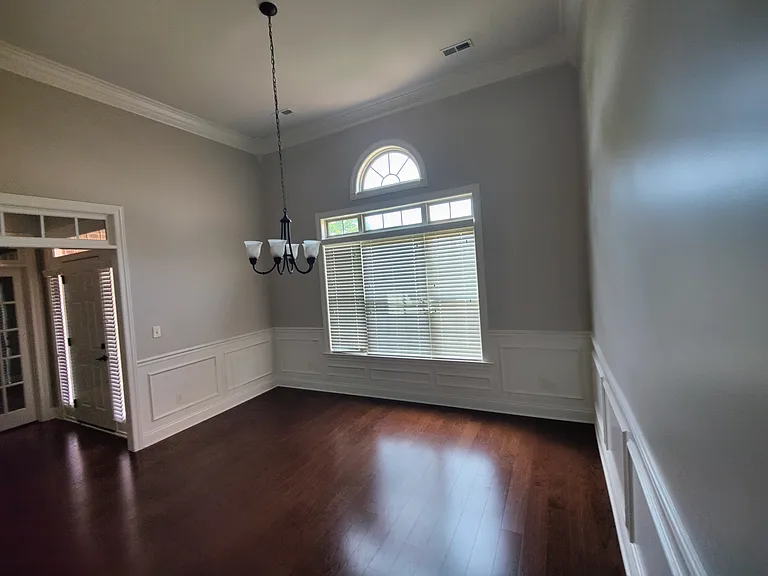 Dining room.