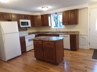 17 Hillcrest Park, South Hadley, MA 01075